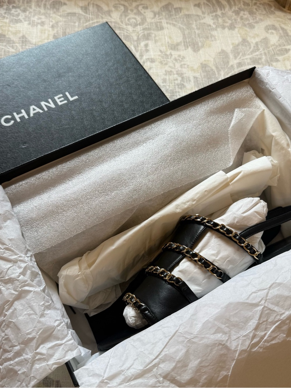 CHANEL ✨Like New✨ Black Lambskin Chain Link Flat Slingback Sandals Size 39.5 - Picture 2 of 14